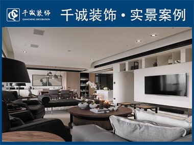  客廳線條柔和，空間感強(qiáng)