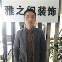 李亮