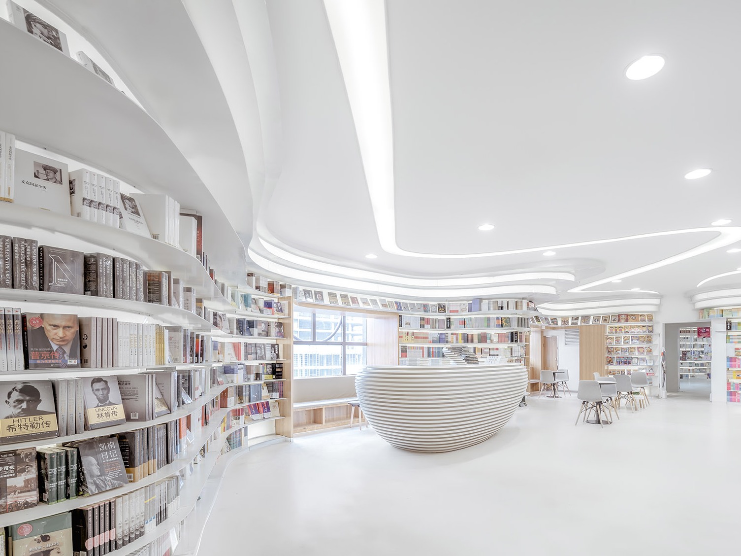在十三朝古都西安，創(chuàng)造一個最輕盈潔白的鐘書閣書店