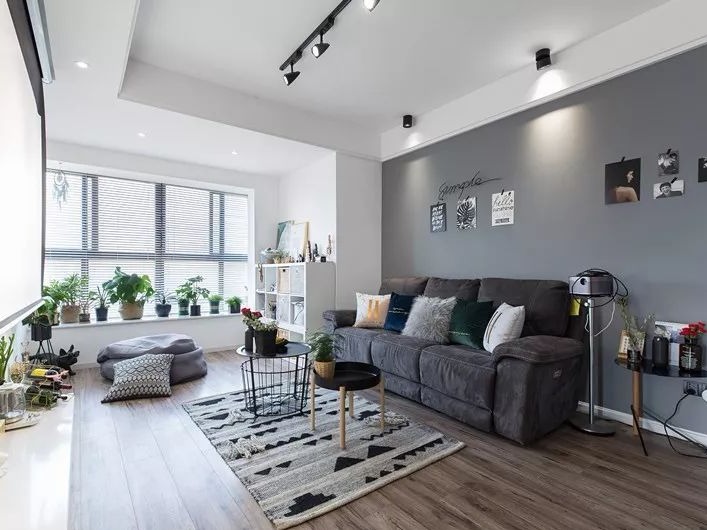 75m²自由寫意的loft婚房，2房改1房，多出1個(gè)衣帽間